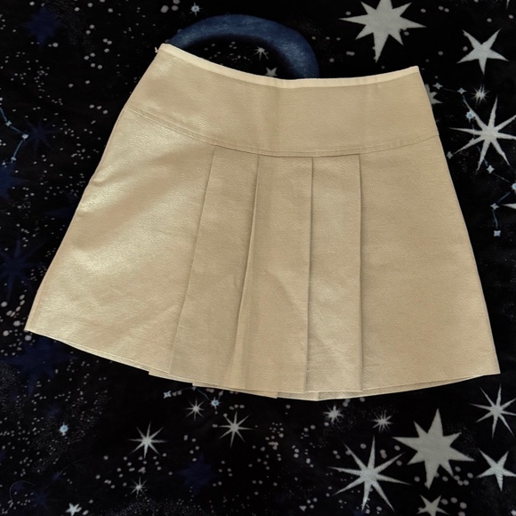Ted Baker Cream/Gold Pleated Mini Skirt with Zippers  Size 2 - Like New - Picture 6 of 9